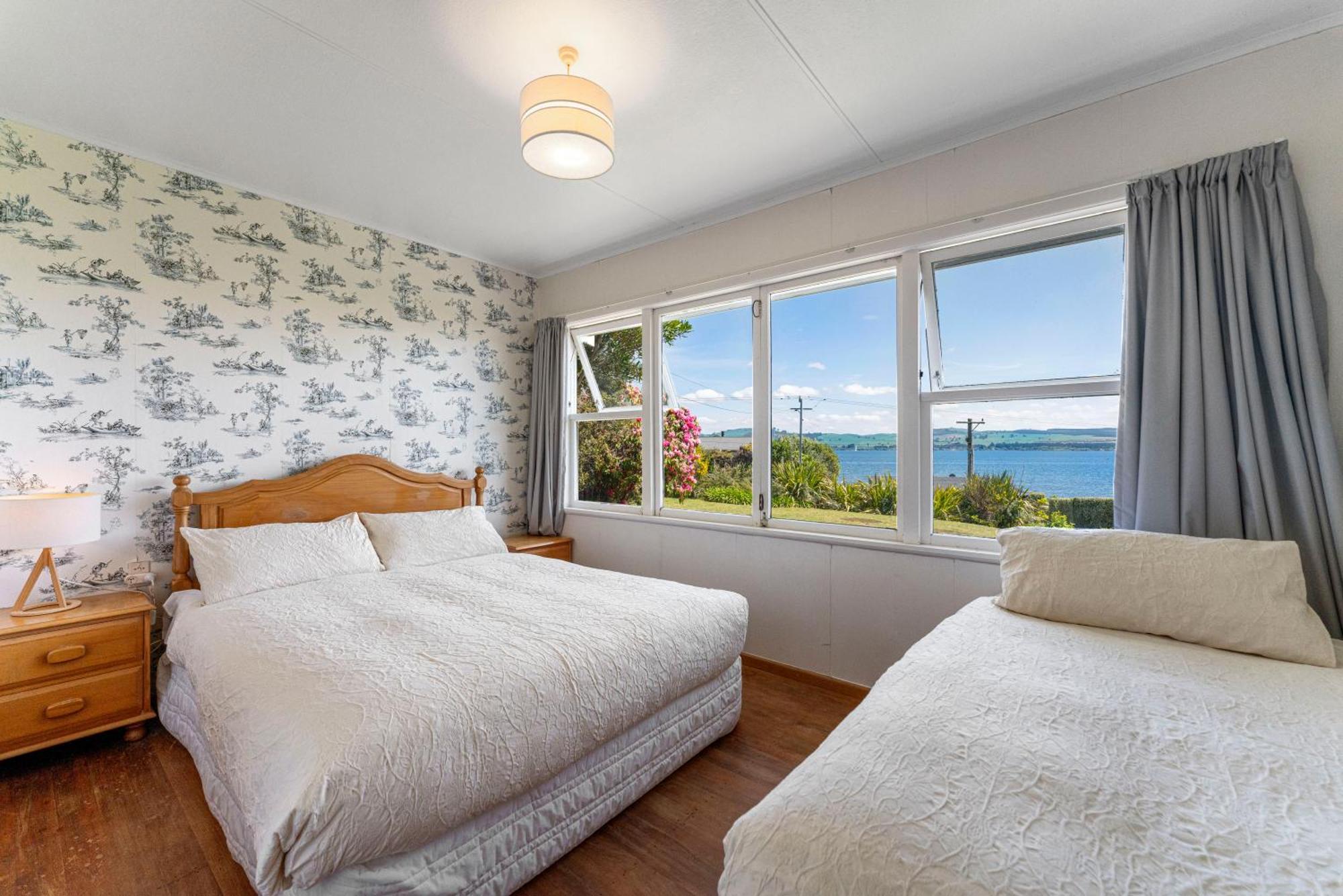 Lakeview Cottage - Rainbow Point Holiday Home Таупо Экстерьер фото